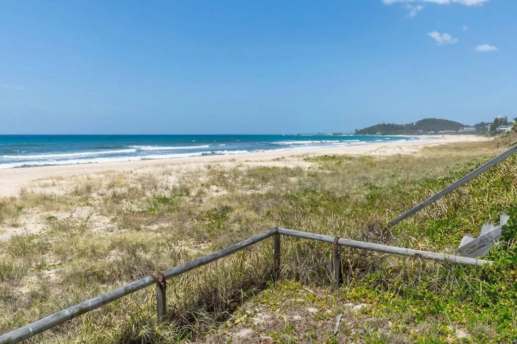 Absolute Beachfront Family Size Home Gold Coast Willa