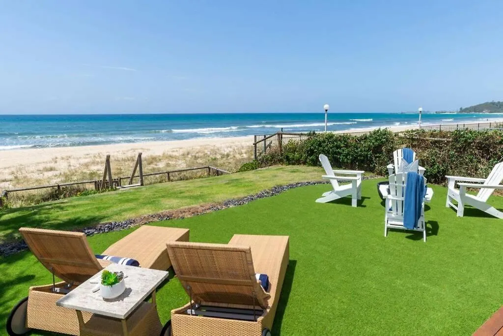 Absolute Beachfront Family Size Home Gold Coast Willa