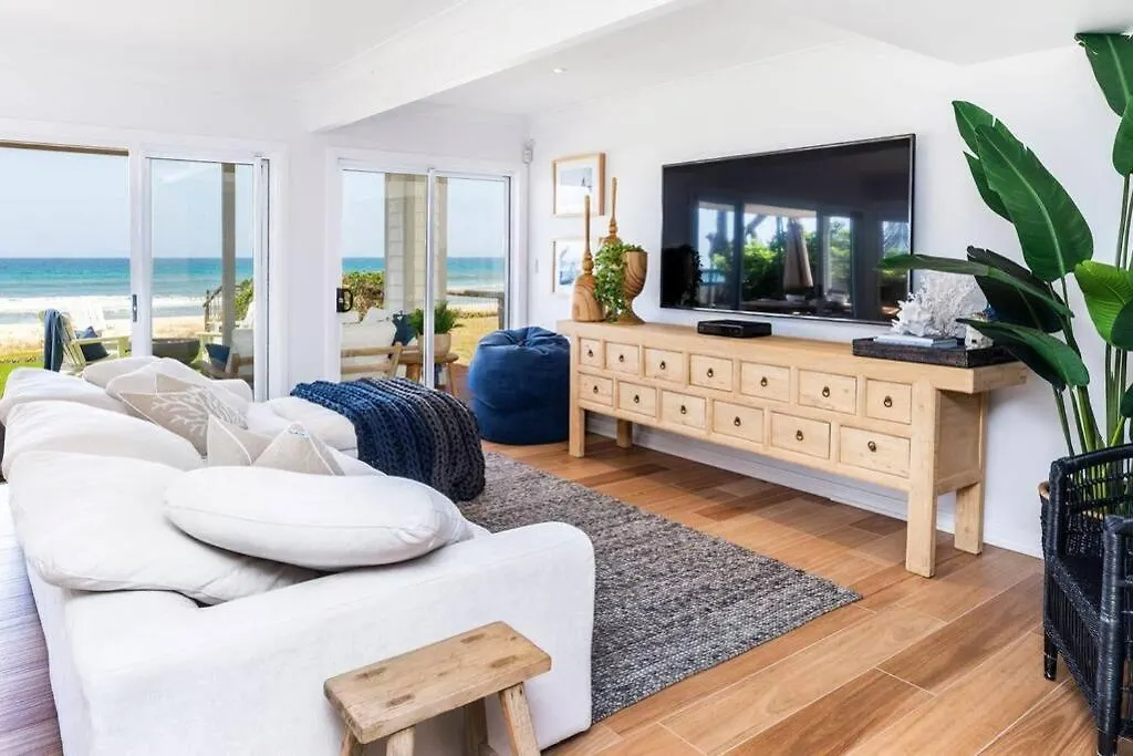 Willa Absolute Beachfront Family Size Home Gold Coast Australia