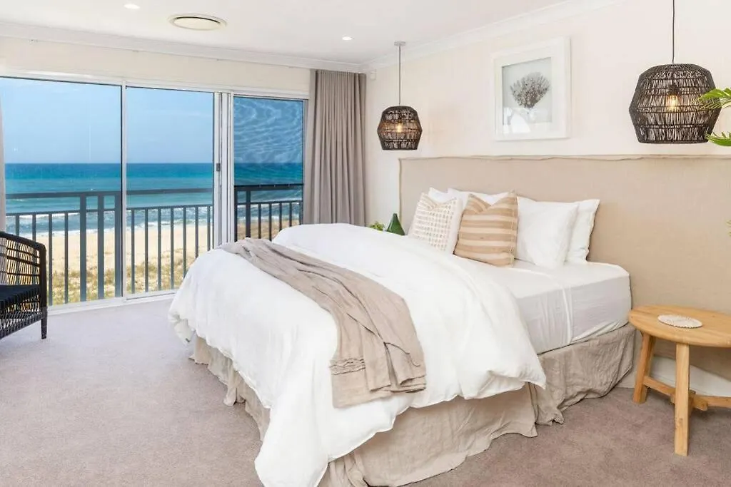 Absolute Beachfront Family Size Home Gold Coast