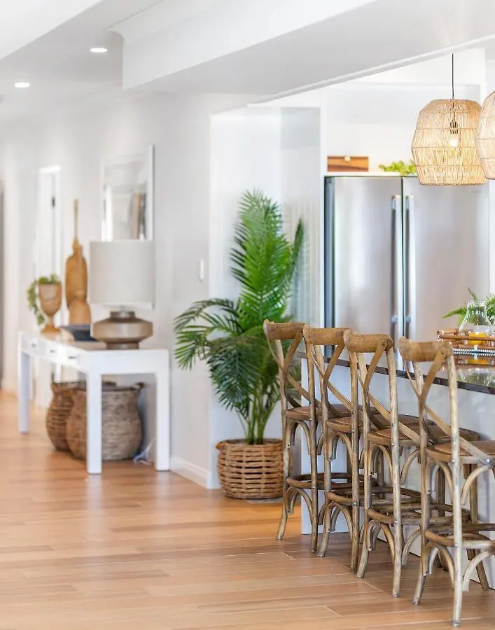 Absolute Beachfront Family Size Home Gold Coast