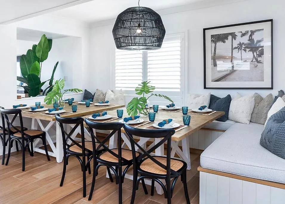Absolute Beachfront Family Size Home Gold Coast